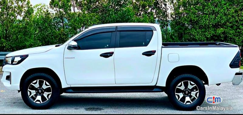 Toyota Hilux 2.4-LITER 4X4 DIESEL TURBO DOUBLE CAB Automatic 2018 - image 7