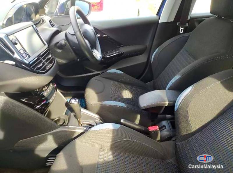 Peugeot 208 1.6-LITER TURBO HATCHBACK Automatic 2013 - image 10