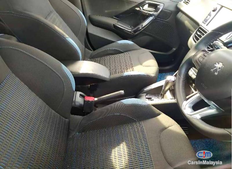 Peugeot 208 1.6-LITER TURBO HATCHBACK Automatic 2013 - image 13