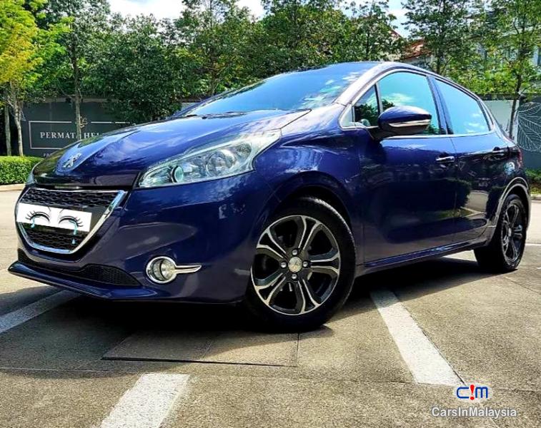 Peugeot 208 1.6-LITER TURBO HATCHBACK Automatic 2013 - image 14