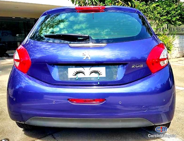 Peugeot 208 1.6-LITER TURBO HATCHBACK Automatic 2013 - image 15