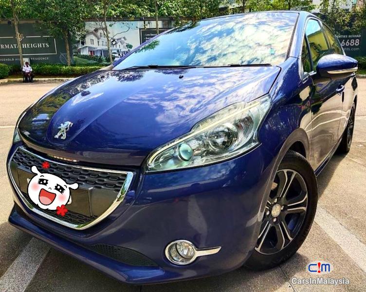 Peugeot 208 1.6-LITER TURBO HATCHBACK Automatic 2013 - image 16