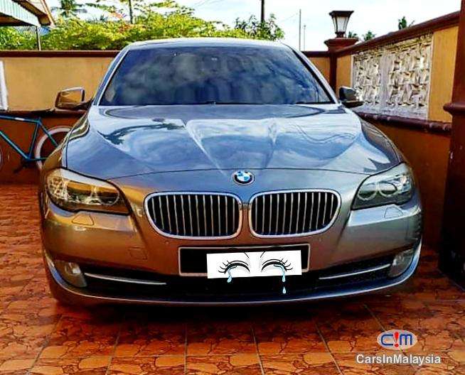 Picture of BMW 5 Series 2.5-LITER LIMOUSINE LUXURY SEDAN Automatic 2011