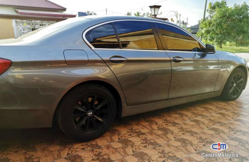 BMW 5 Series 2.5-LITER LIMOUSINE LUXURY SEDAN Automatic 2011