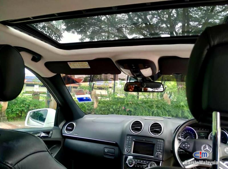 Mercedes Benz ML300 3.0-LITER LUXURY MPV Automatic 2012 - image 10