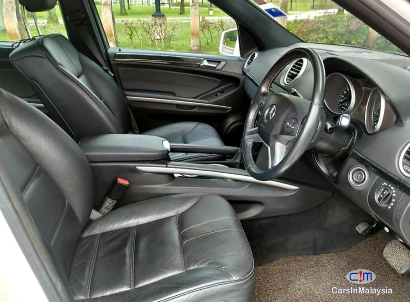 Mercedes Benz ML300 3.0-LITER LUXURY MPV Automatic 2012 - image 12