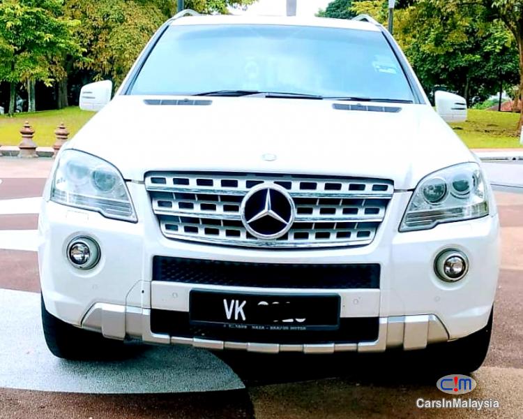 Mercedes Benz ML300 3.0-LITER LUXURY MPV Automatic 2012