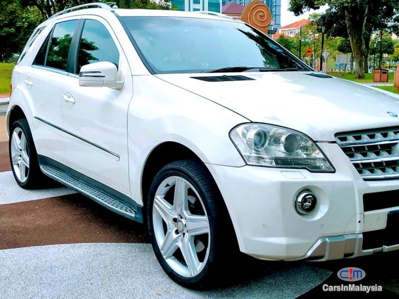 Mercedes Benz ML300 3.0-LITER LUXURY MPV Automatic 2012 in Kuala Lumpur - image