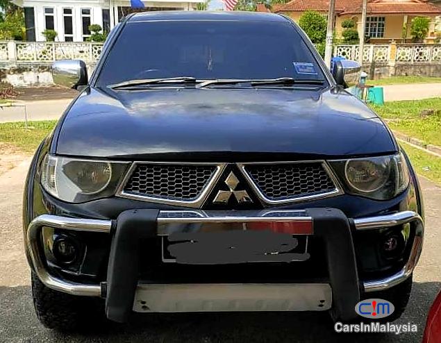Mitsubishi Triton 3.2-LITER 4X4 DIESEL DOUBLE CAB CASIS Automatic 2012 in Johor