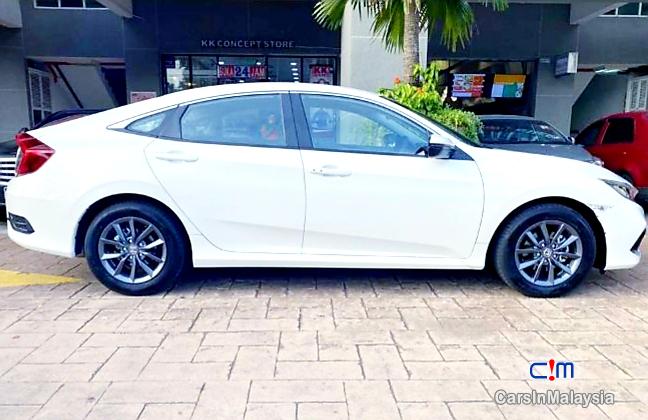 Honda Civic 1.8-LITER LUXURY SPORT SEDAN Automatic 2020 - image 9