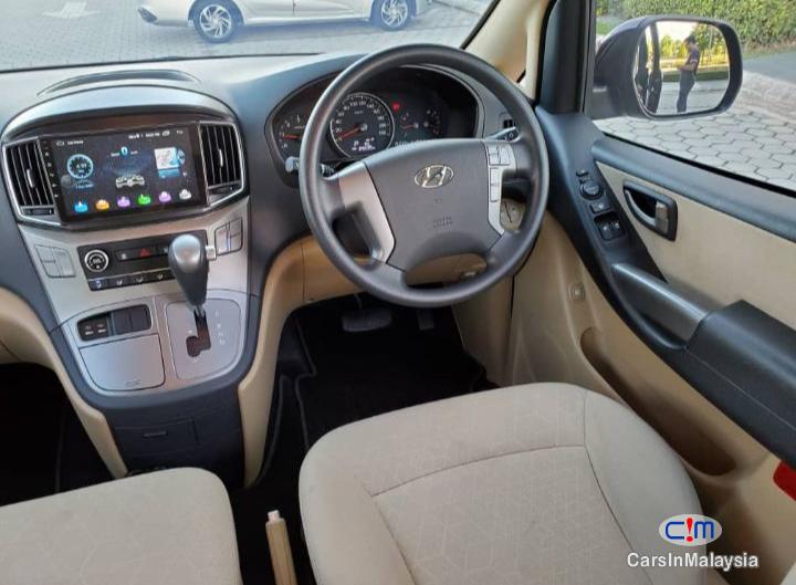 Hyundai Starex 2.5-LITER 11 SEATER TURBO DIESEL MPV Automatic 2019 - image 11
