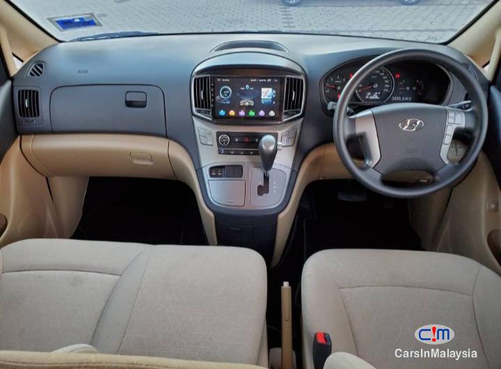 Hyundai Starex 2.5-LITER 11 SEATER TURBO DIESEL MPV Automatic 2019 in Johor - image