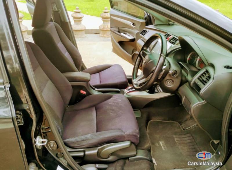 Honda City 1.5-LITER FUEL ECONOMY SEDAN Automatic 2010 - image 10