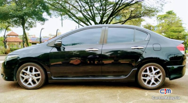 Honda City 1.5-LITER FUEL ECONOMY SEDAN Automatic 2010 - image 13