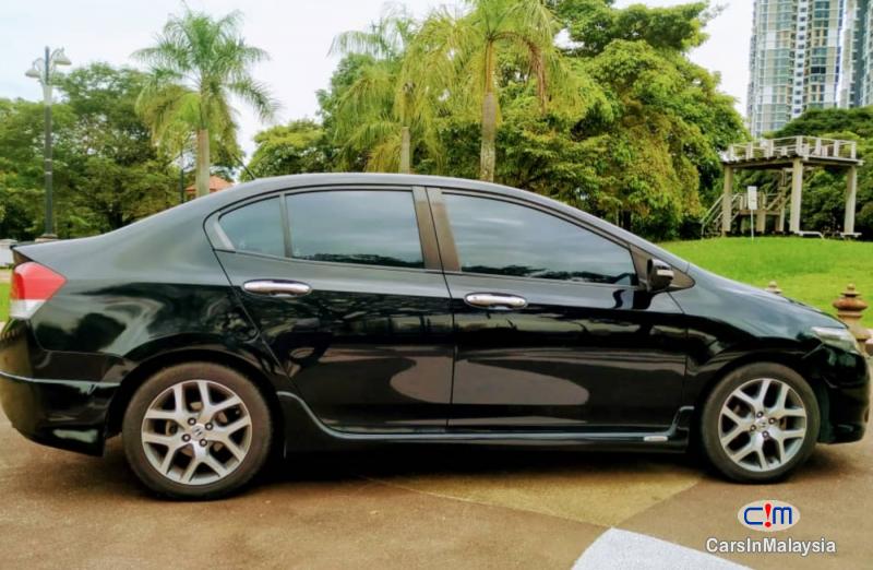 Honda City 1.5-LITER FUEL ECONOMY SEDAN Automatic 2010 - image 14