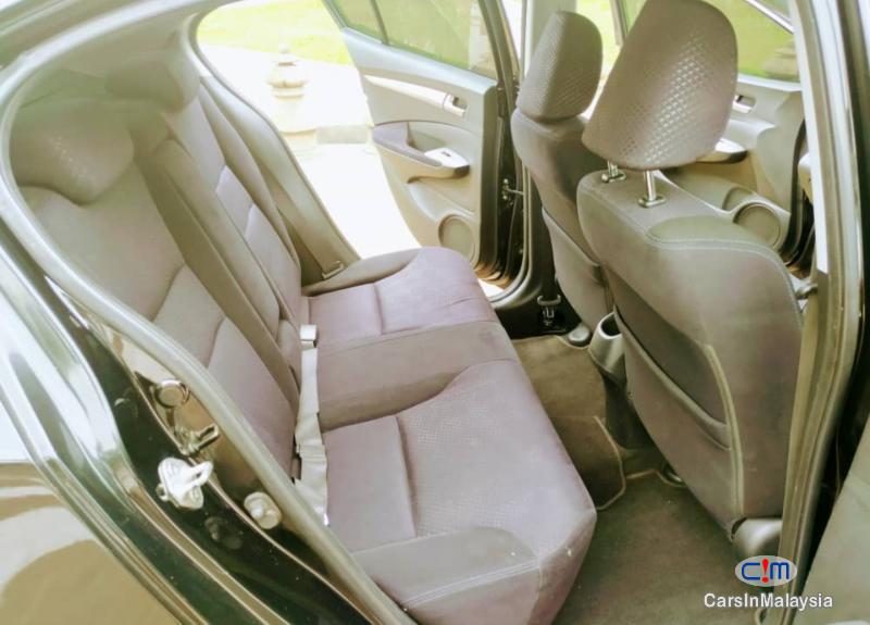 Honda City 1.5-LITER FUEL ECONOMY SEDAN Automatic 2010 - image 9