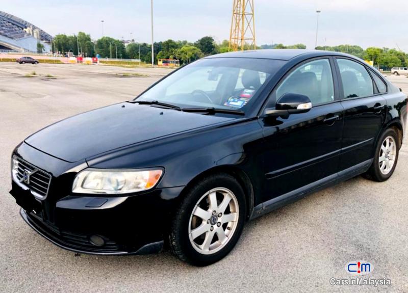 Volvo S40 2.0-LITER LUXURY SEDAN Automatic 2010