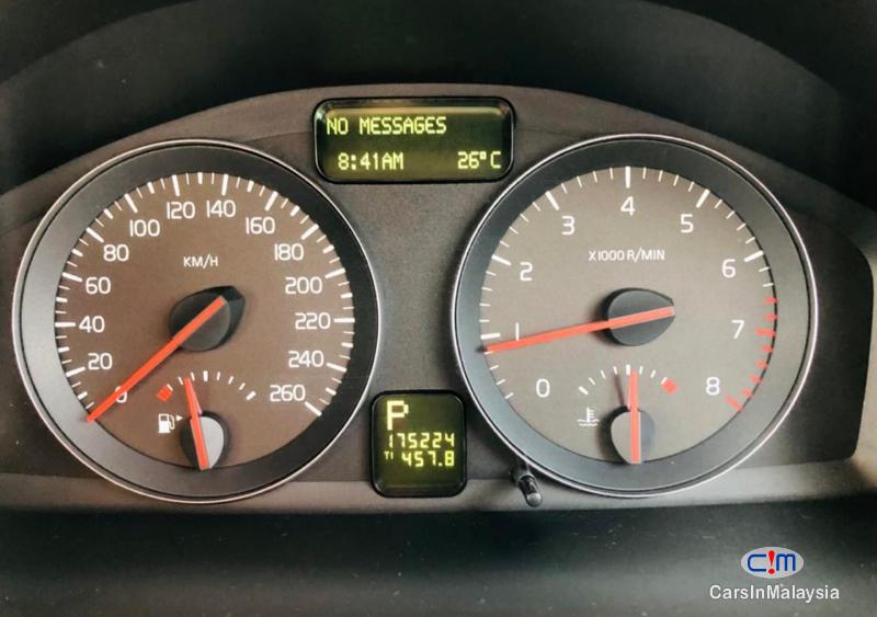 Volvo S40 2.0-LITER LUXURY SEDAN Automatic 2010 in Malaysia - image