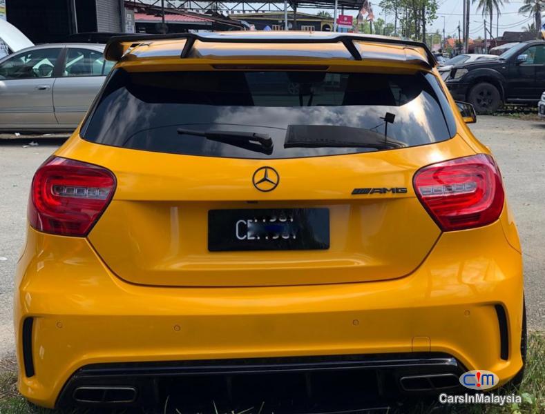 Mercedes Benz A250 2.0-LITER LUXURY HATCHBACK TURBO SPORT Automatic 2013 - image 2
