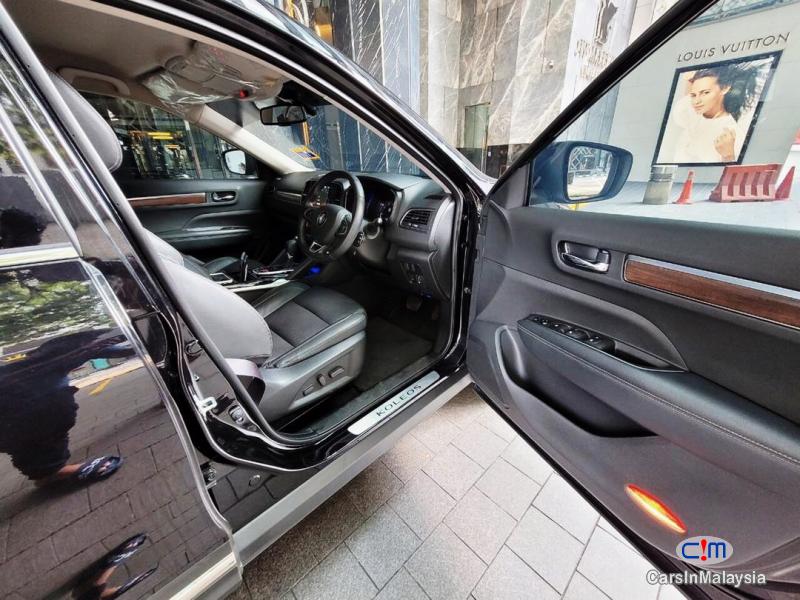 Renault Koleos 2.5-LITER LUXURY SUV Automatic 2020 - image 8