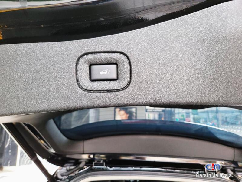 Renault Koleos 2.5-LITER LUXURY SUV Automatic 2020 - image 9
