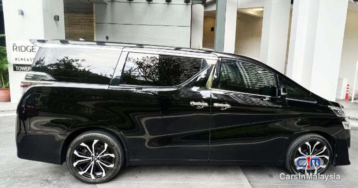 Toyota Vellfire 2.5-LITER FAMILY MPV NEW FACELIFT Automatic 2022 - image 8