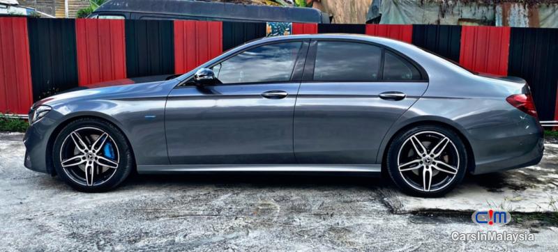 Mercedes Benz E350 2.0-LITER LUXURY SEDAN Automatic 2018 - image 9