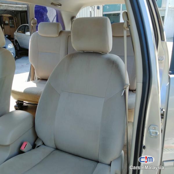 Toyota Innova Automatic 2010 - image 10