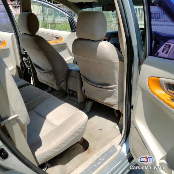Toyota Innova Automatic 2010 - image 12