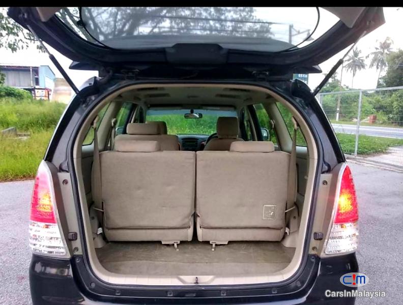Toyota Innova 2.0-LITER ECONOMIC FAMILY SUV Automatic 2009 - image 10