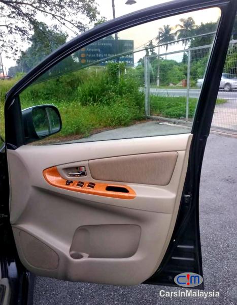 Toyota Innova 2.0-LITER ECONOMIC FAMILY SUV Automatic 2009 - image 11