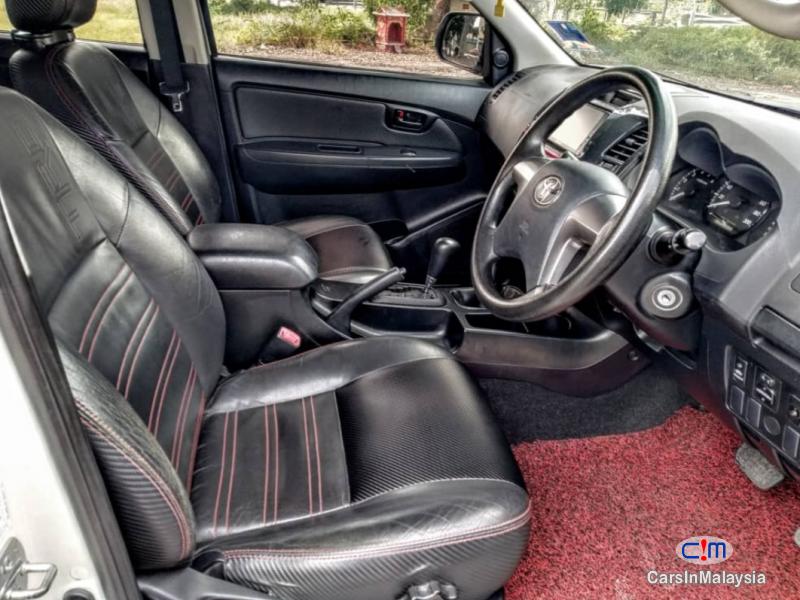 Toyota Hilux 2.4-LITER TRD SPEC 4X4 4WD DIESEL TURBO Automatic 2015 - image 12