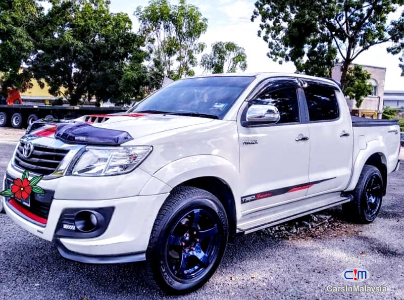 Toyota Hilux 2.4-LITER TRD SPEC 4X4 4WD DIESEL TURBO Automatic 2015 - image 4