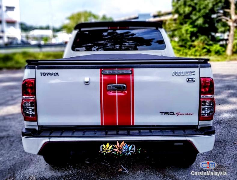 Toyota Hilux 2.4-LITER TRD SPEC 4X4 4WD DIESEL TURBO Automatic 2015 - image 6
