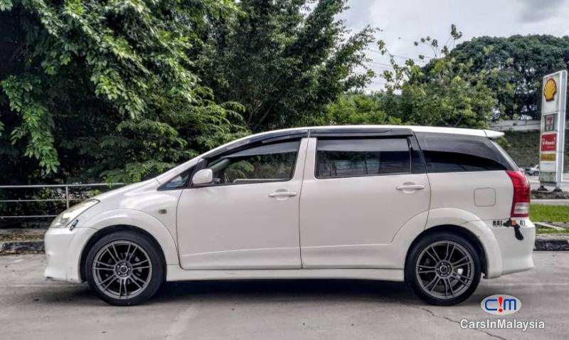 Toyota Wish 2.0-LITER ECONOMY FAMILY MPV 7 SEATER Automatic 2006 - image 12