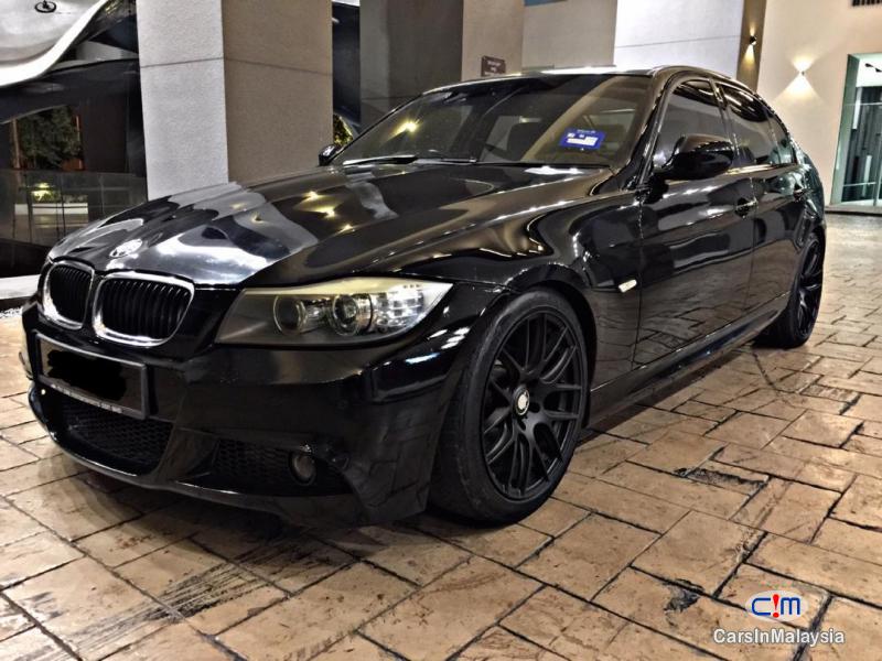BMW 3 Series 2.0-LITER LUXURY SEDAN Automatic 2010 in Selangor - image