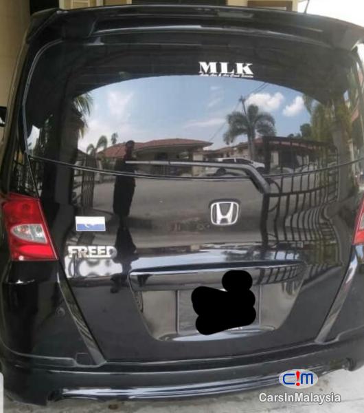 Honda Freed 1.5-LITER ECONOMY FAMILY MPV Automatic 2010