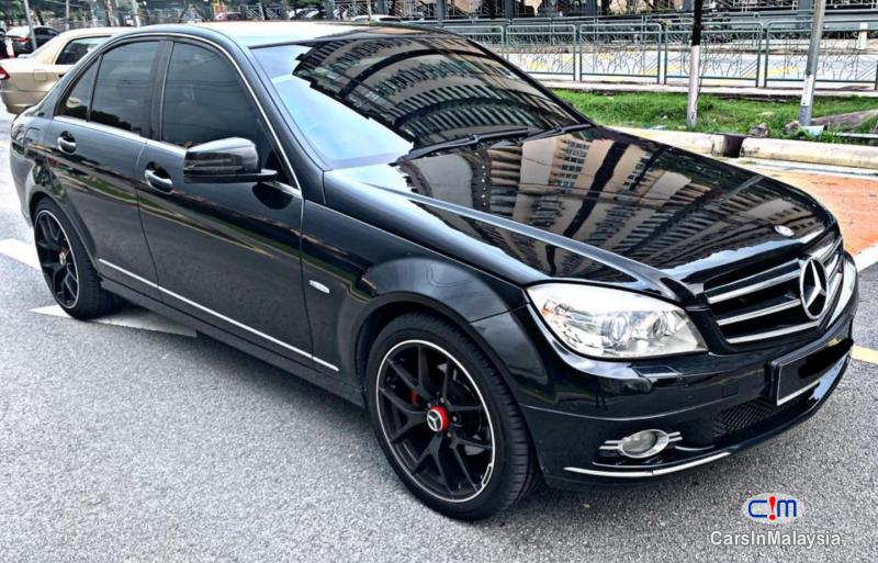 Mercedes Benz C250 CGI 1.8-LITER LUXURY SEDAN Automatic 2010 - image 9