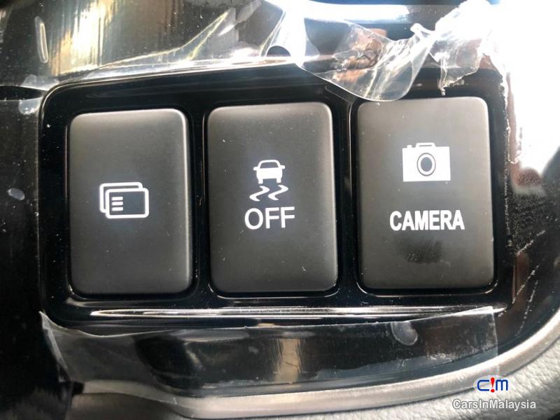 Mitsubishi Outlander 2.4 MIVEC Automatic 2019 - image 13