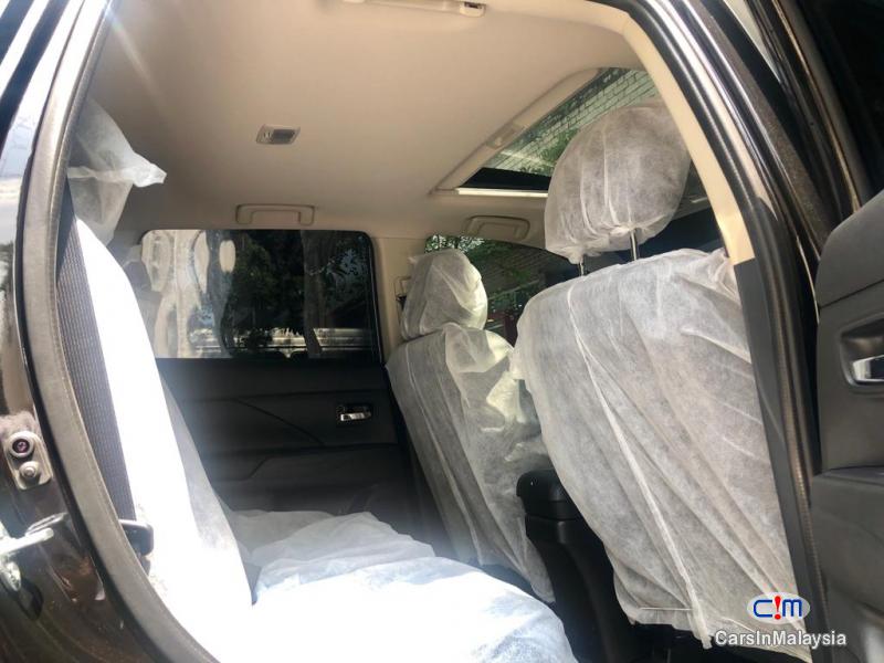 Mitsubishi Outlander 2.4 MIVEC Automatic 2019 - image 6