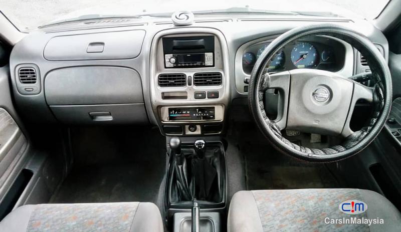 Nissan Frontier 2.5-LITER 4X4 TURBO DIESEL MANUAL Manual 2006 - image 12