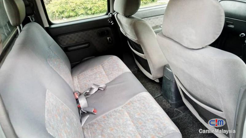 Nissan Frontier 2.5-LITER 4X4 TURBO DIESEL MANUAL Manual 2006 - image 9