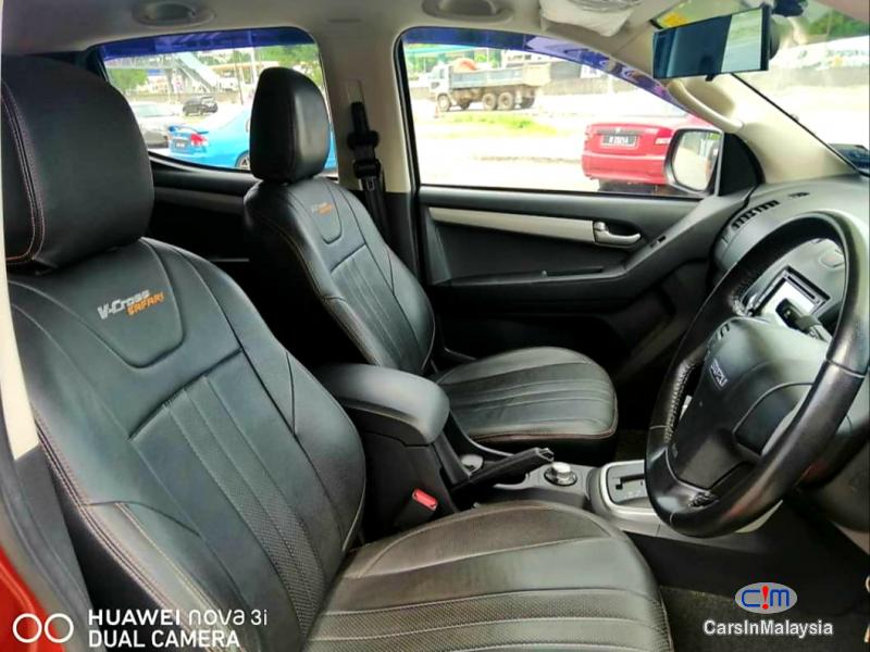 Isuzu D-Max 3.0-LITER CAB CHASSIS 4WD DIESEL TURBO Automatic 2016 - image 10