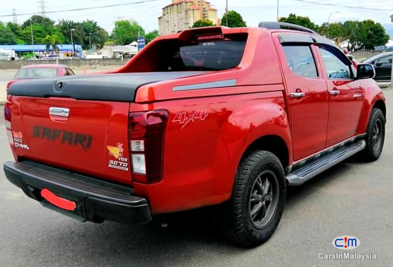 Picture of Isuzu D-Max 3.0-LITER CAB CHASSIS 4WD DIESEL TURBO Automatic 2016