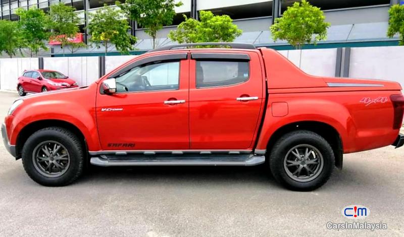 Picture of Isuzu D-Max 3.0-LITER CAB CHASSIS 4WD DIESEL TURBO Automatic 2016 in Malaysia