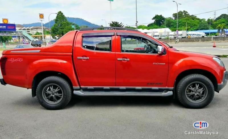 Isuzu D-Max 3.0-LITER CAB CHASSIS 4WD DIESEL TURBO Automatic 2016 in Selangor - image