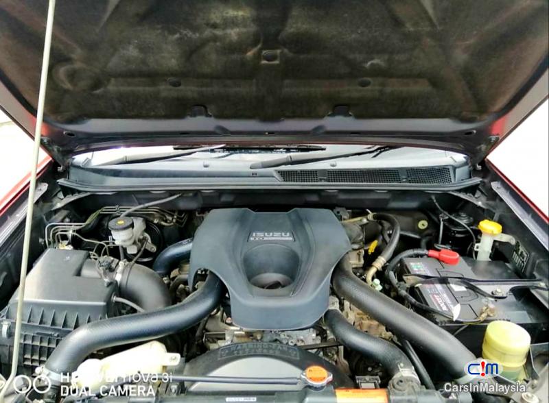 Isuzu D-Max 3.0-LITER CAB CHASSIS 4WD DIESEL TURBO Automatic 2016 in Malaysia - image