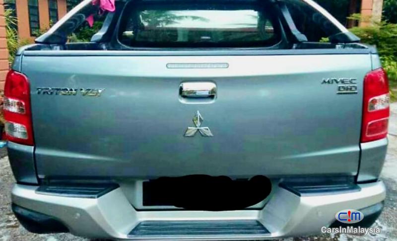 Mitsubishi Triton 2.4-LITER 4x4 DOUBLE CAB DIESEL TURBO Automatic 2017 - image 2