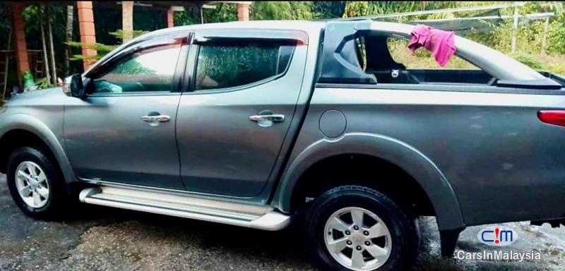 Mitsubishi Triton 2.4-LITER 4x4 DOUBLE CAB DIESEL TURBO Automatic 2017 - image 7