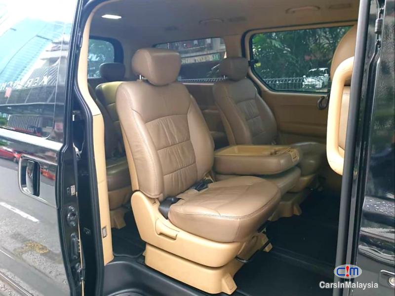 Hyundai Grand Starex 2.5-LITER 11 SEATER FAMILY MPV NEW MODEL FACELIFT Automatic 2017 in Kuala Lumpur - image